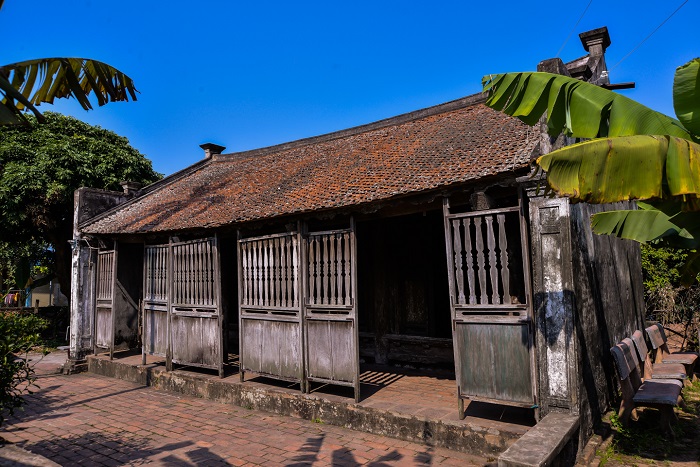 Nhà Bá Kiến có kiến trúc cổ kính đã được xây dựng hơn 100 năm.